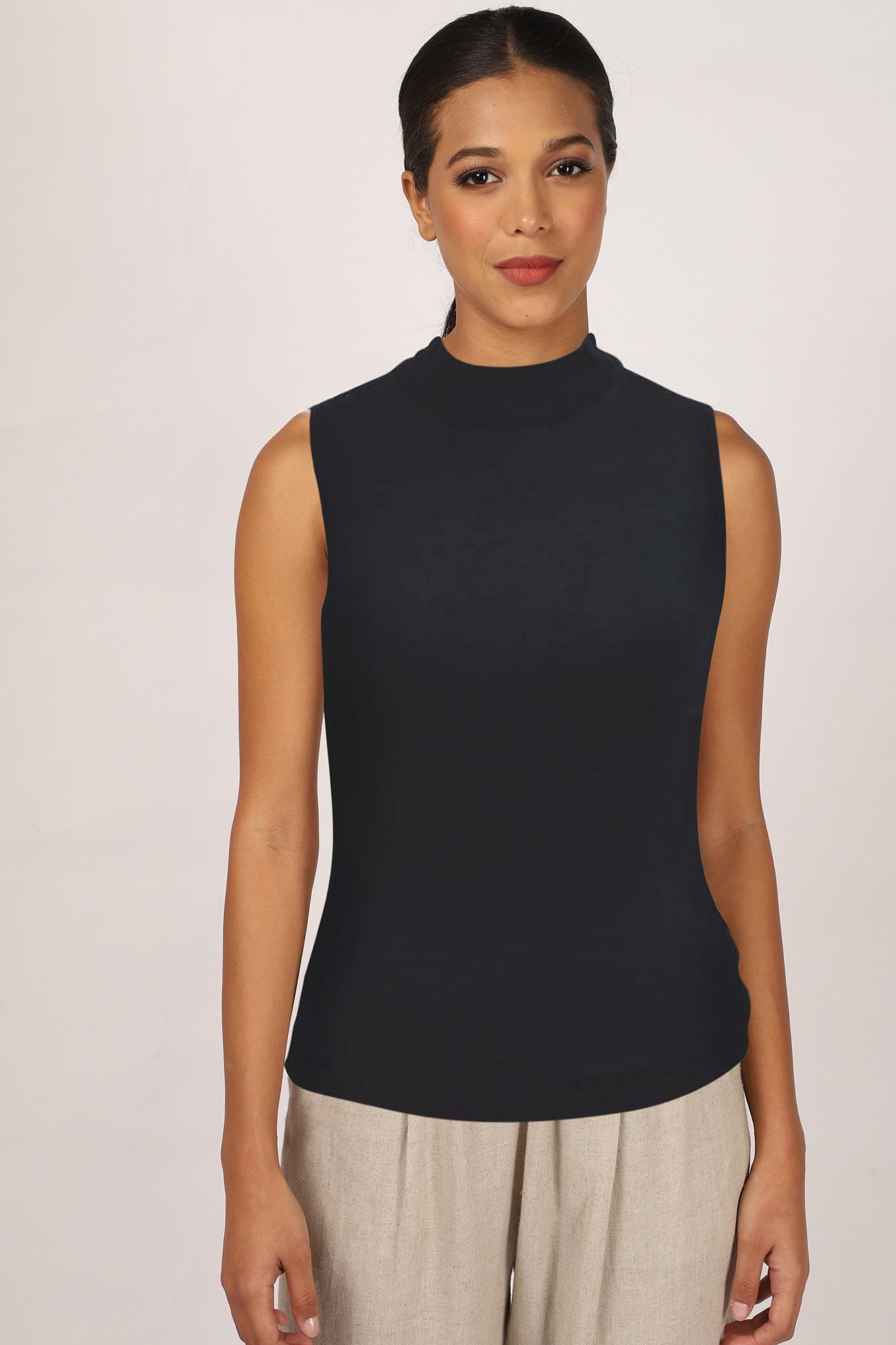 Black Sleeveless Silk Cashmere Sweater – - Main Image